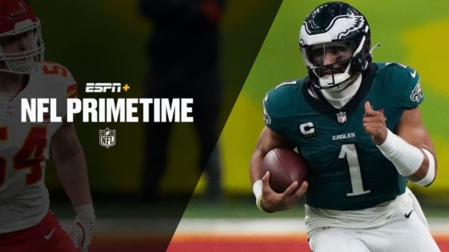 [亚冬会]速度滑冰男子短距离团体追逐颁奖仪式.